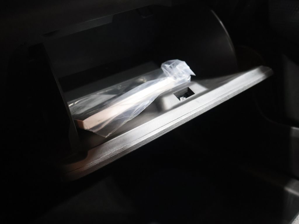 Used 2024 Chevrolet Trax LT w/ Driver Confidence Package FWD image 28