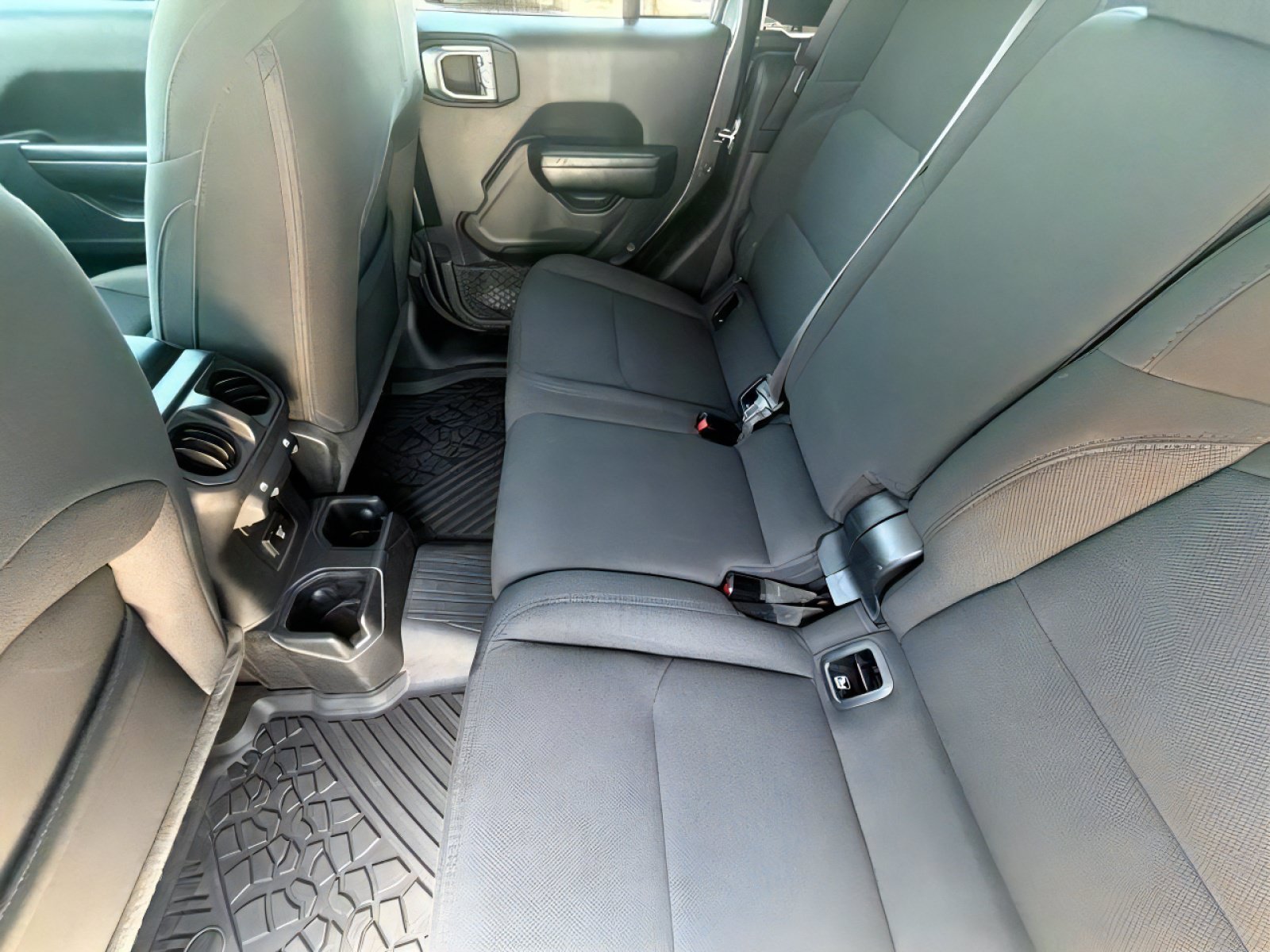 Used 2021 Jeep Gladiator Sport AWD/4WD image 13