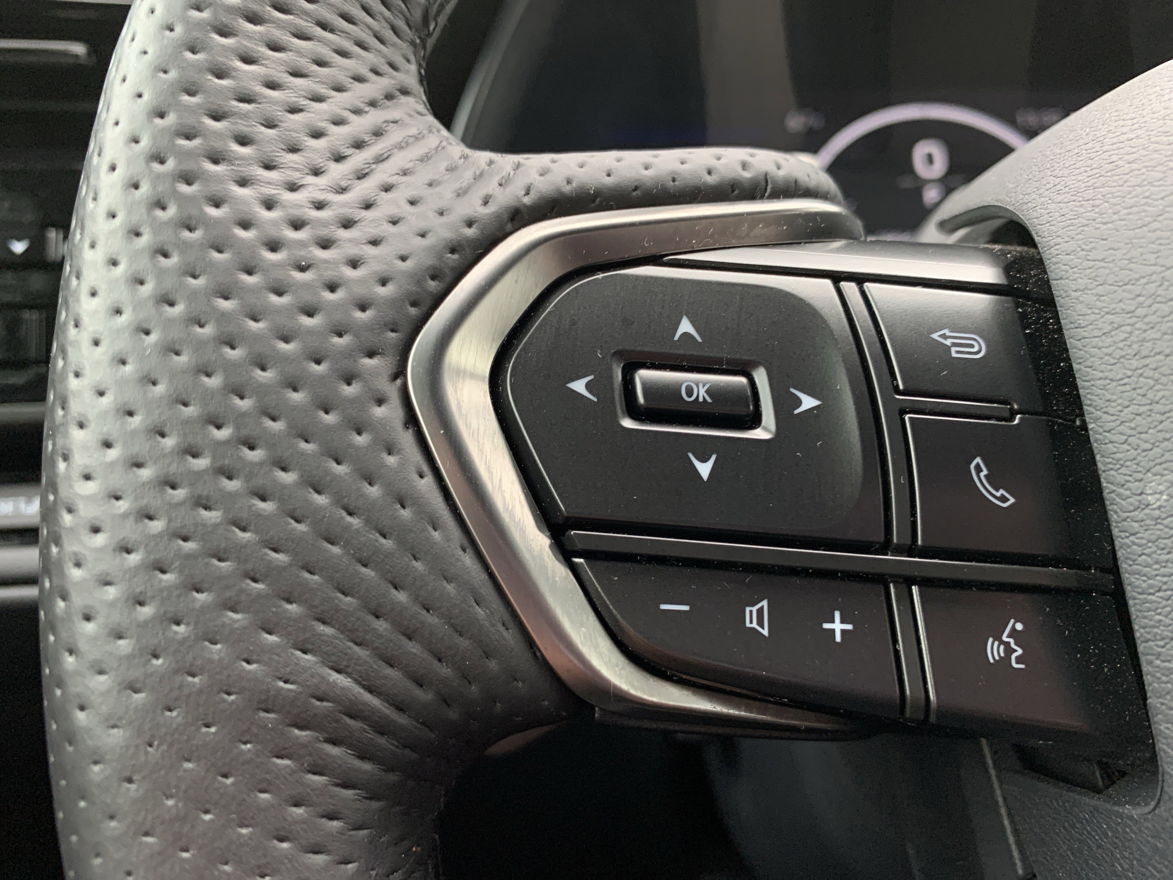 Used 2025 Lexus TX 500h AWD w/ Technology Package image 19