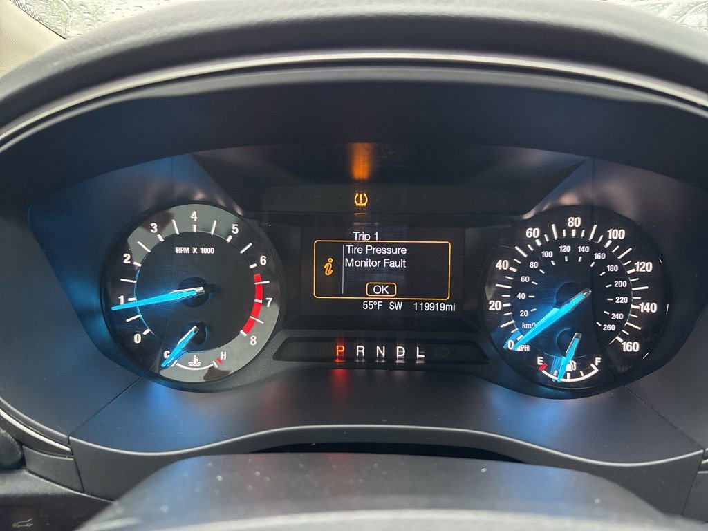 Used 2017 Ford Fusion SE w/ Equipment Group 201A FWD image 26