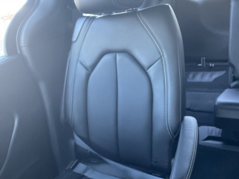 New 2026 Chrysler Voyager LX FWD image 15