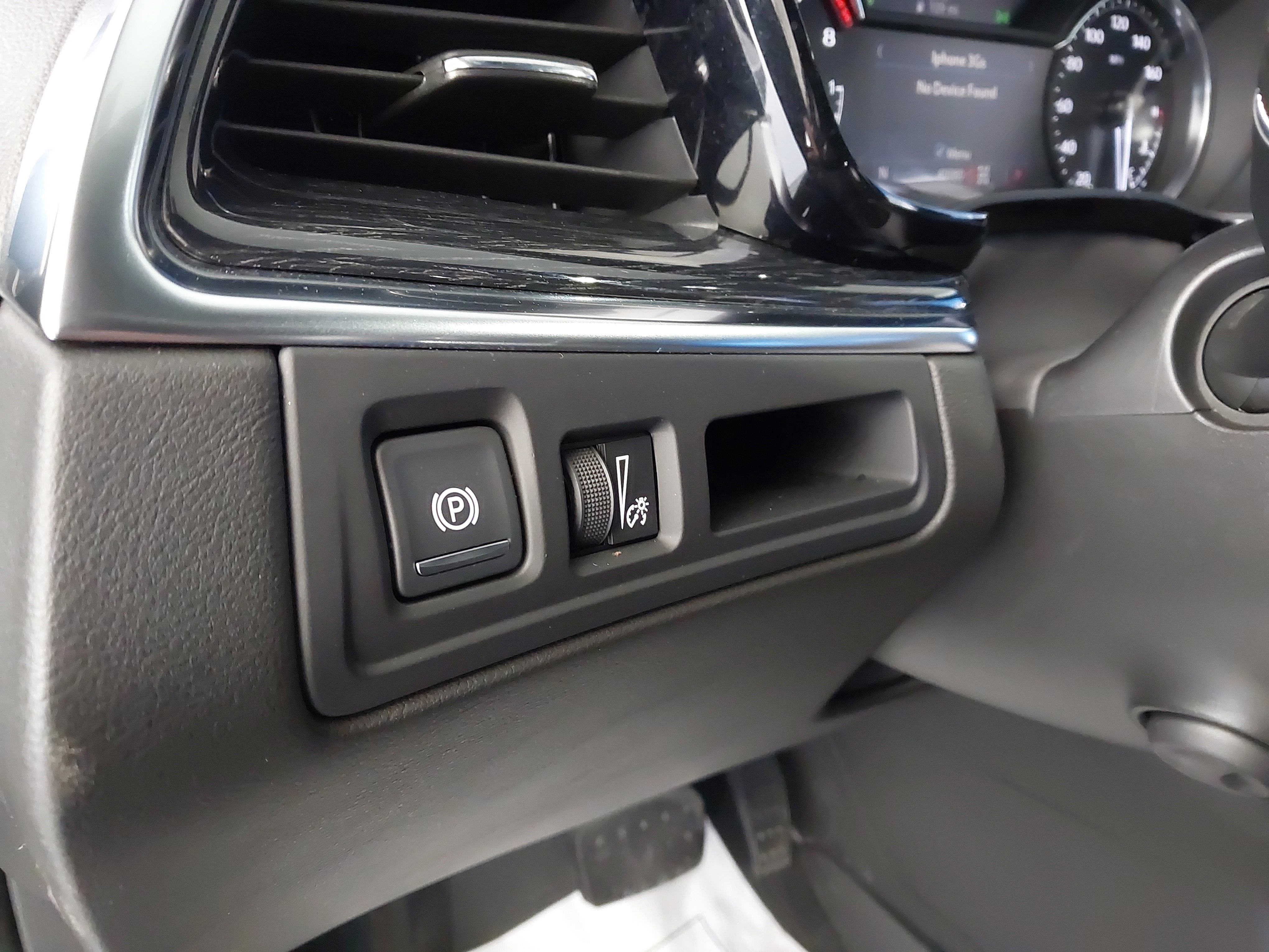 Used 2022 Cadillac XT5 Premium Luxury w/ LPO, Floor Liner Package image 24