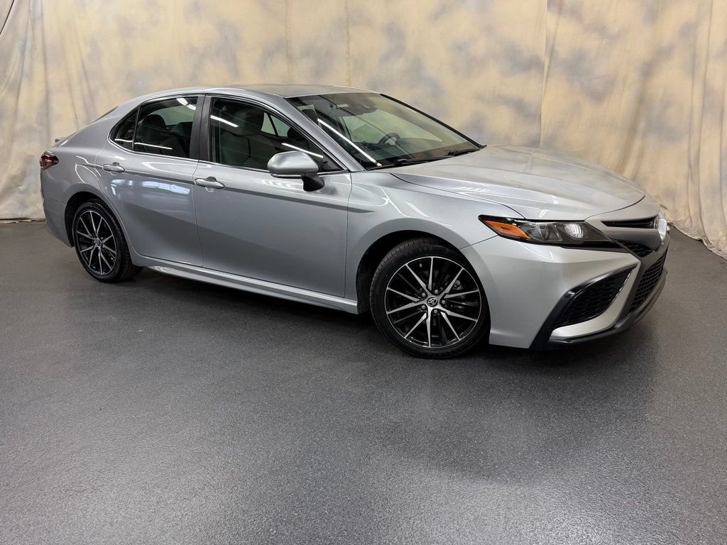 Used 2022 Toyota Camry SE FWD image 8