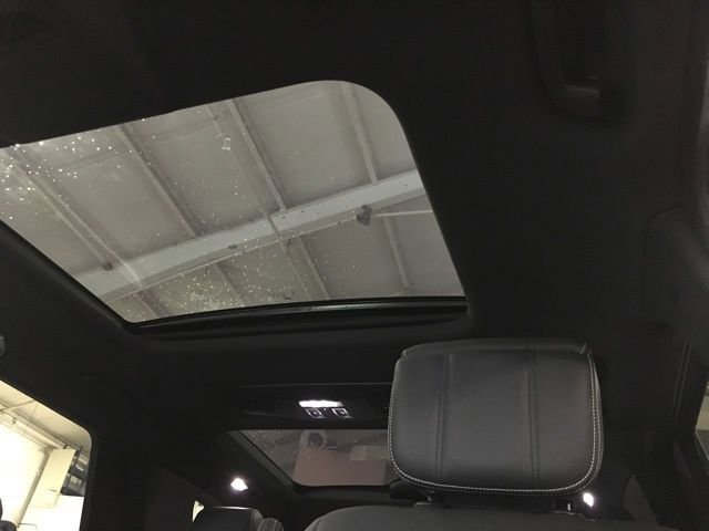 New 2023 Land Rover Discovery Metropolitan Edition image 21