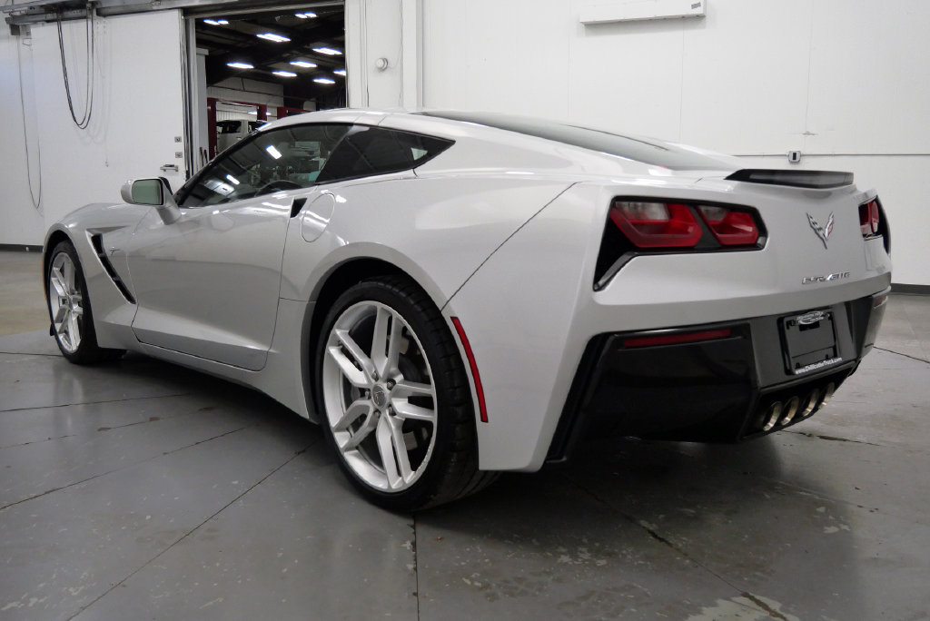Used 2019 Chevrolet Corvette Stingray Coupe w/ 1LT RWD image 6