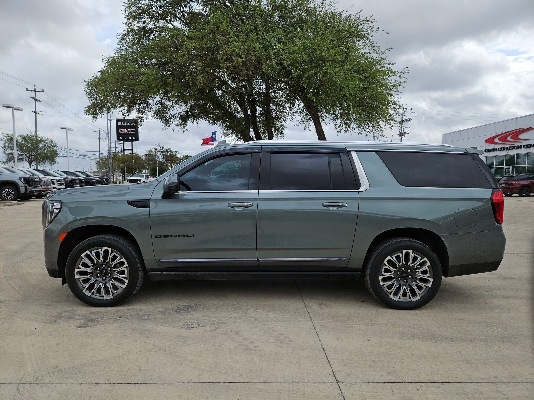 Certified 2023 GMC Yukon XL Denali Ultimate image 6