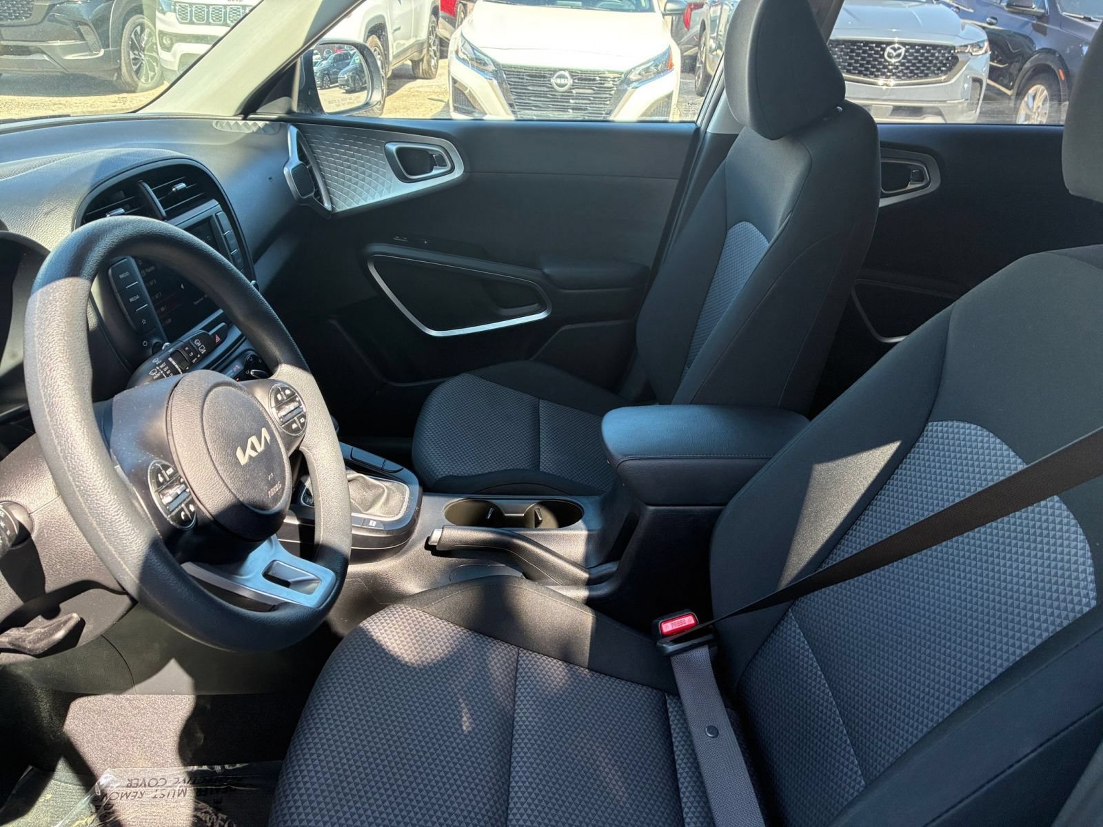 Used 2025 Kia Soul LX w/ LX Technology Package FWD image 22