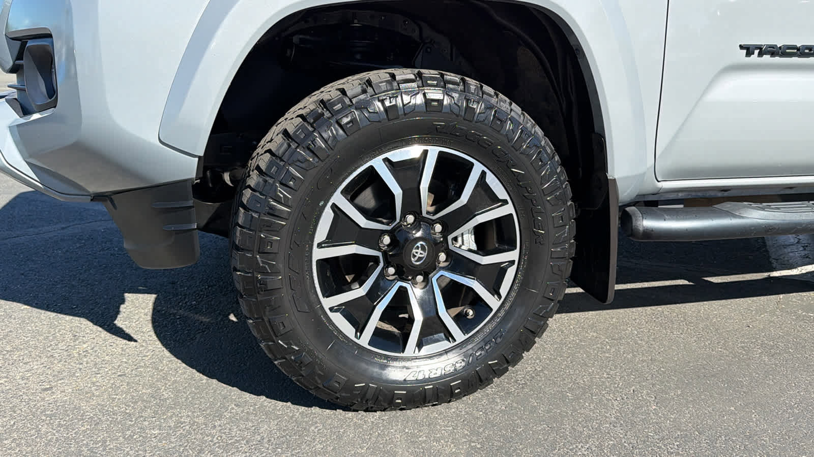 Used 2021 Toyota Tacoma TRD Sport w/ TRD Premium Sport Package image 9