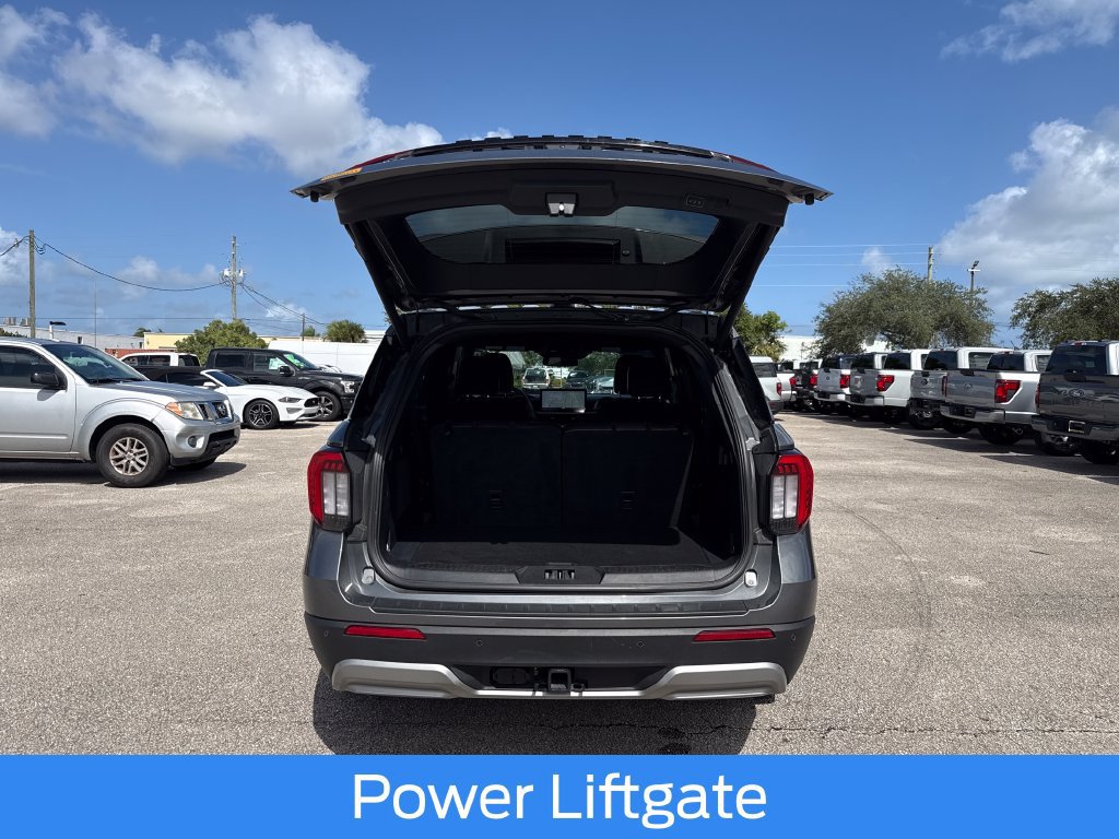 Certified 2026 Ford Explorer Platinum RWD image 30