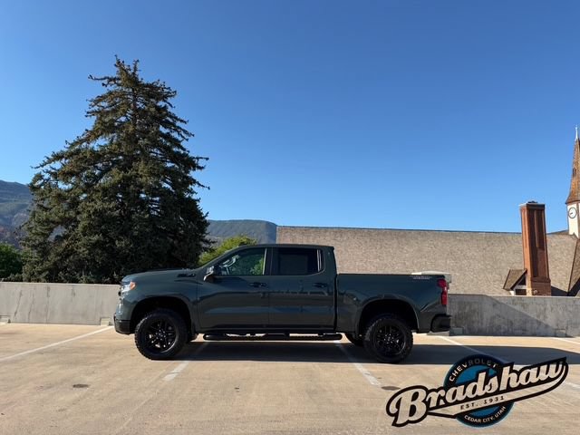 Used 2025 Chevrolet Silverado 1500 LT Trail Boss w/ Convenience Package II AWD/4WD image 4