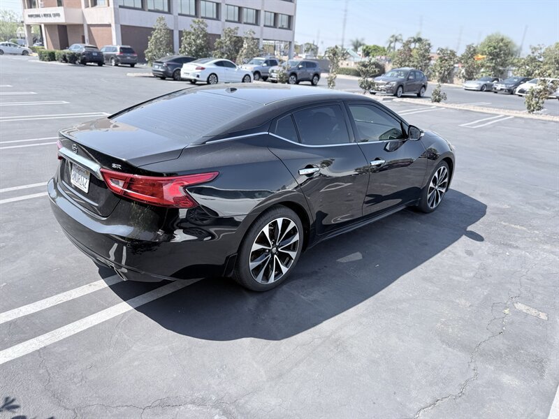 Used 2018 Nissan Maxima SR image 12