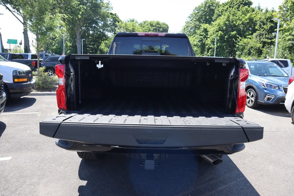 Used 2024 Chevrolet Silverado 2500 ZR2 w/ Technology Package AWD/4WD image 9