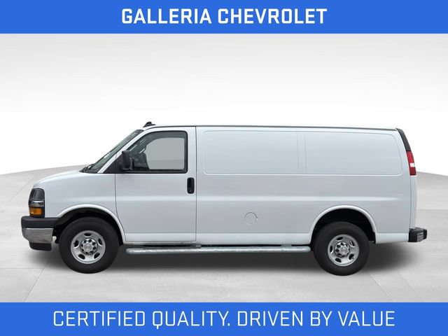 Used 2024 Chevrolet Express 2500 w/ Driver Convenience Package RWD image 4