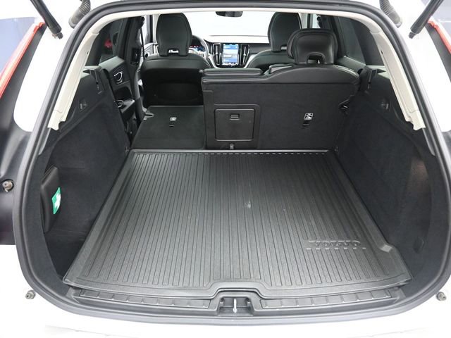 Used 2024 Volvo XC60 B5 Core image 24