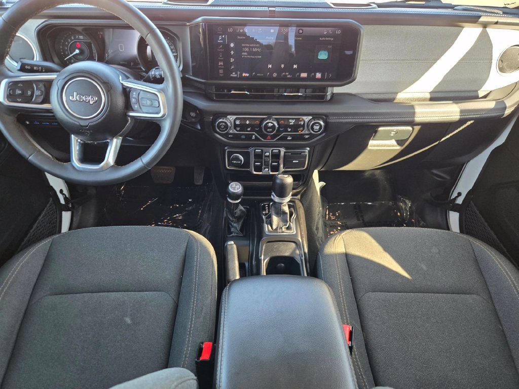 Used 2024 Jeep Wrangler Unlimited Sahara AWD/4WD image 12