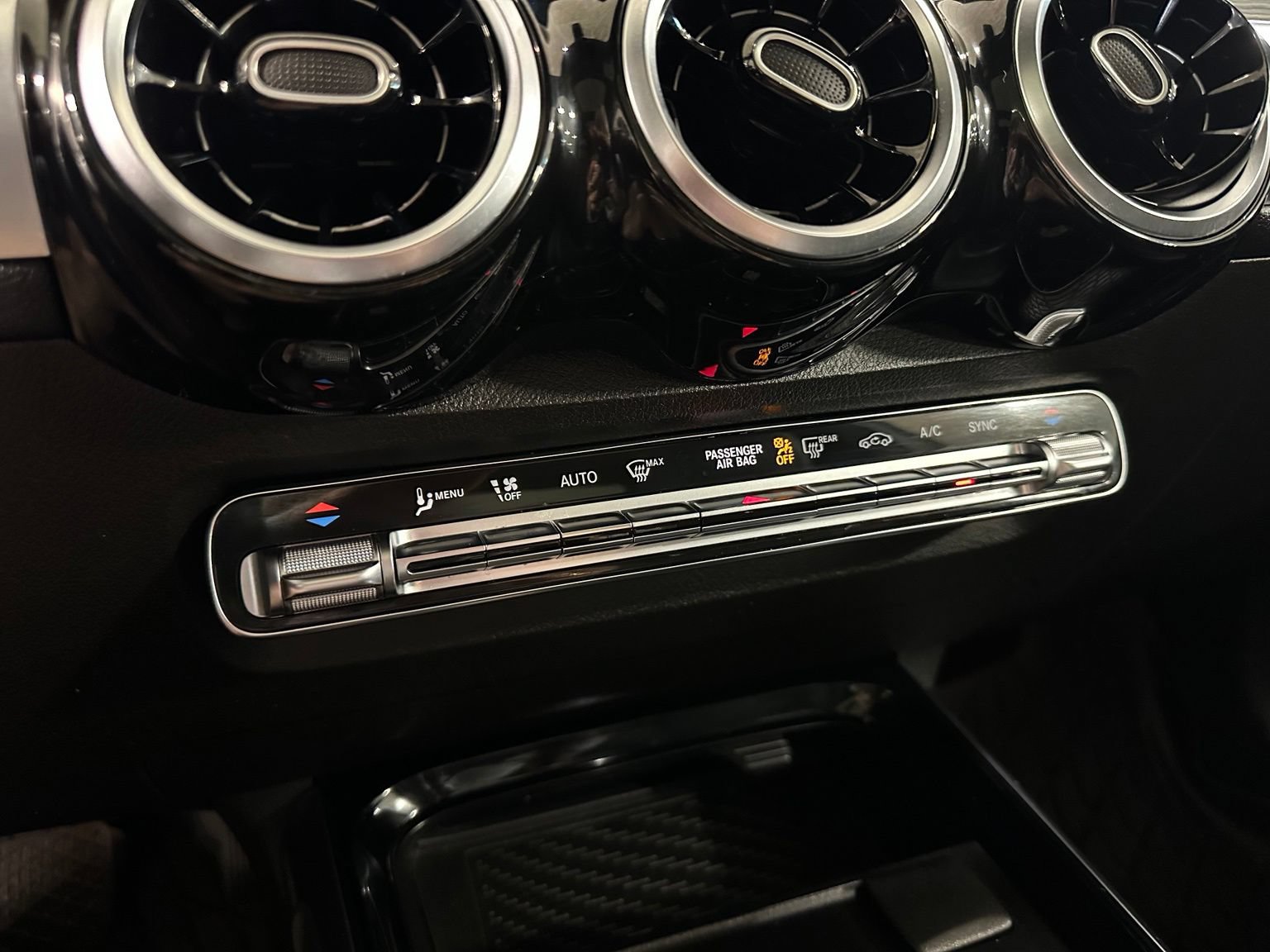 Used 2021 Mercedes-Benz GLB 250 image 30