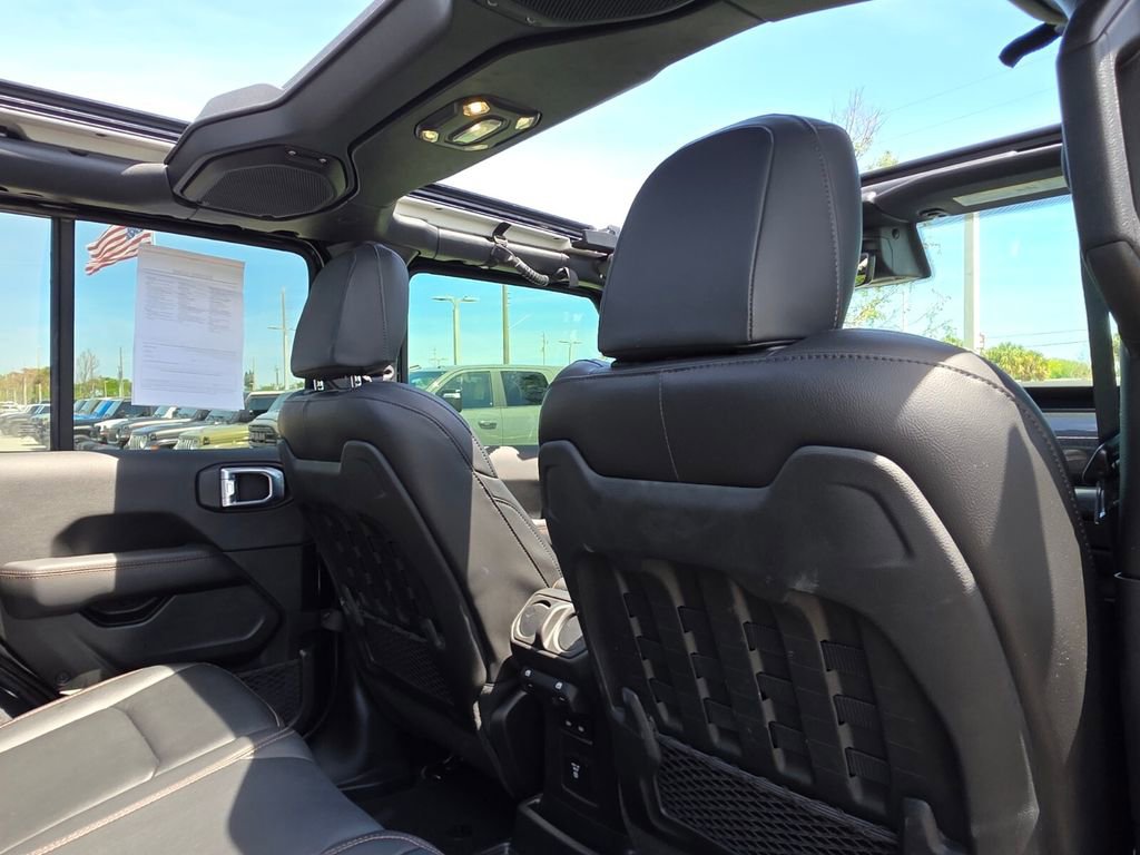 Used 2021 Jeep Wrangler Unlimited Rubicon w/ Trailer Tow Package image 12