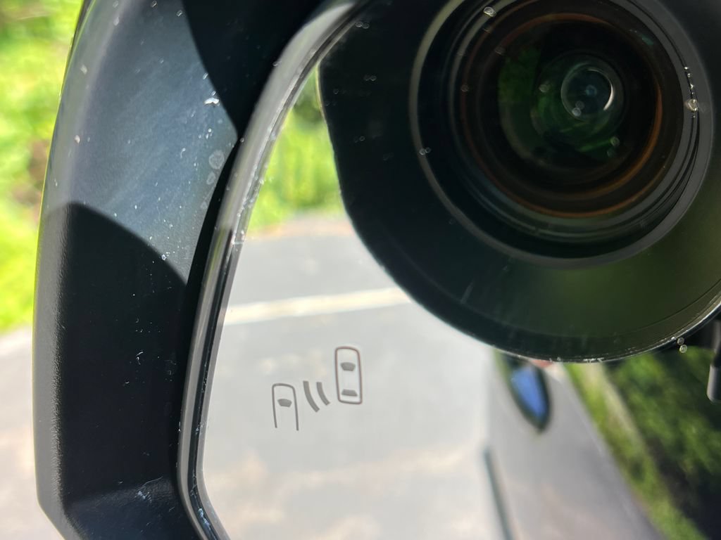 Used 2019 Toyota RAV4 XLE Premium w/ Cold Weather Package AWD/4WD image 26