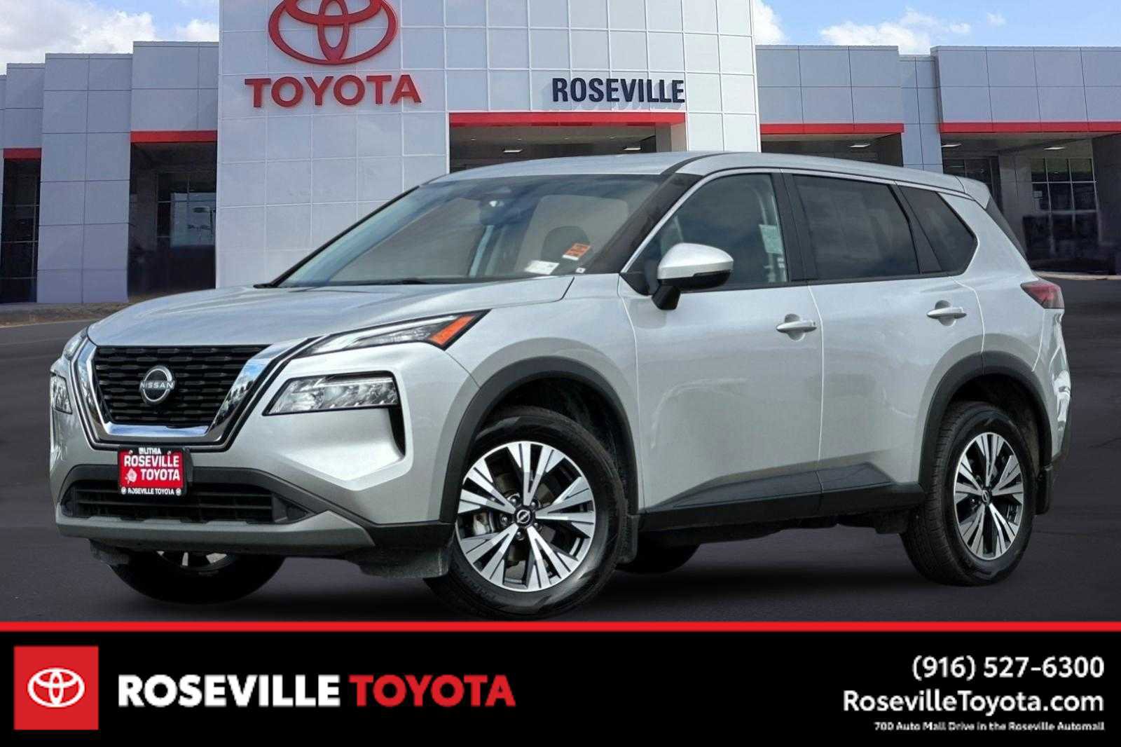 Used 2022 Nissan Rogue SV image 1