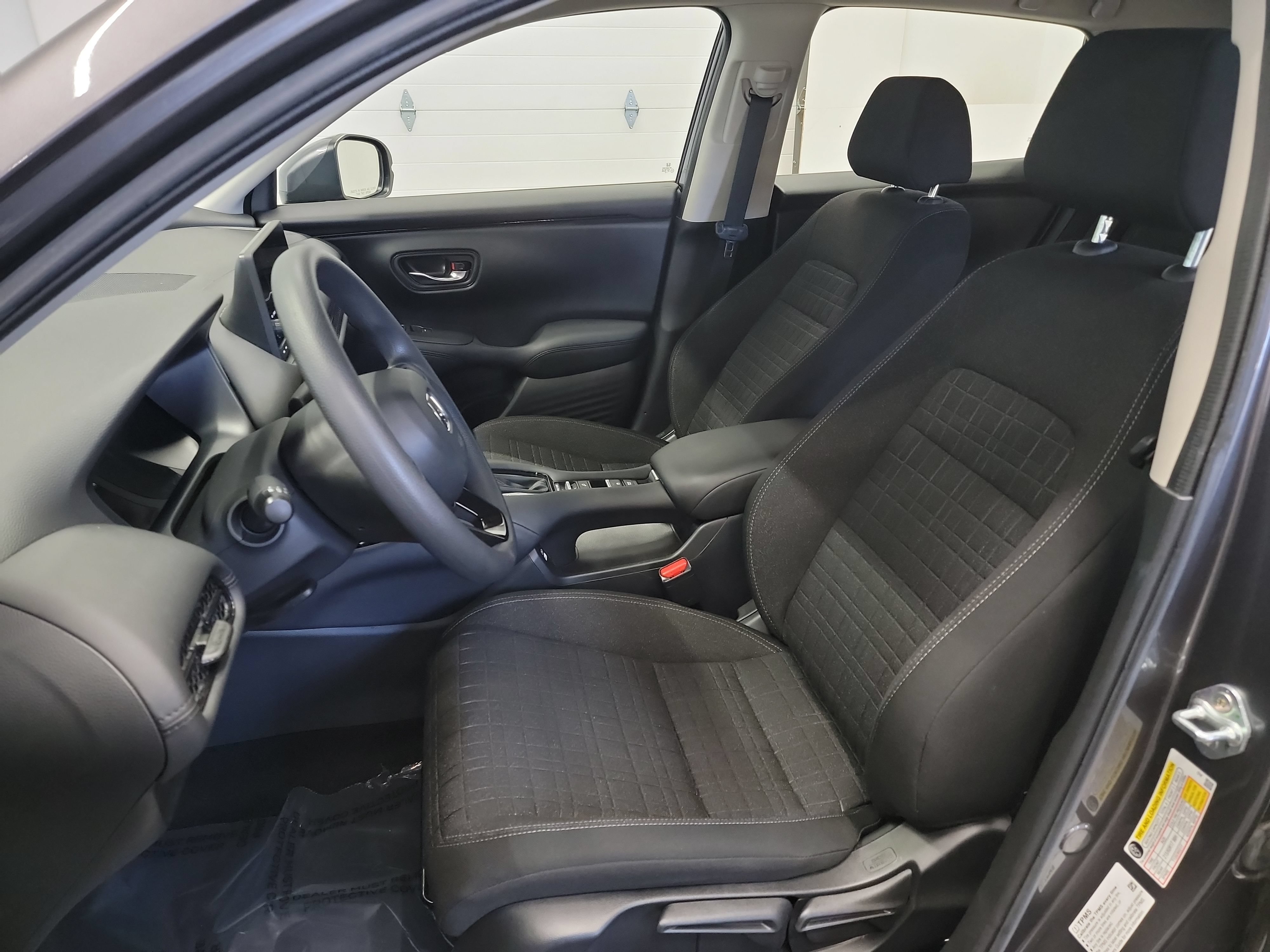 Used 2023 Honda HR-V LX image 12