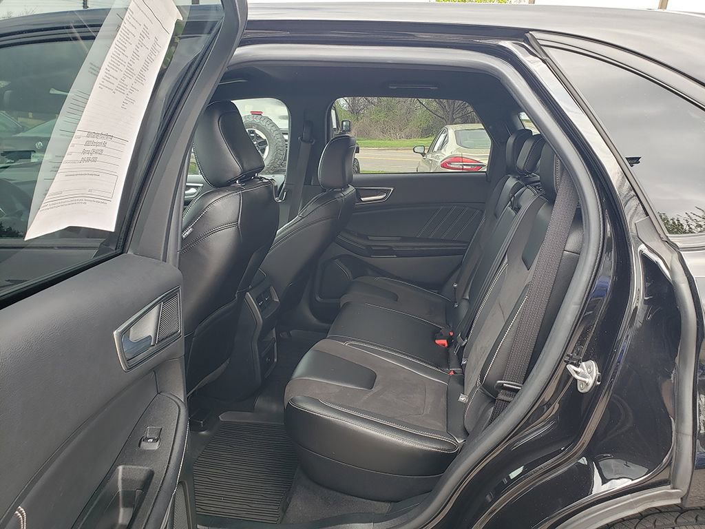 Used 2023 Ford Edge ST image 11