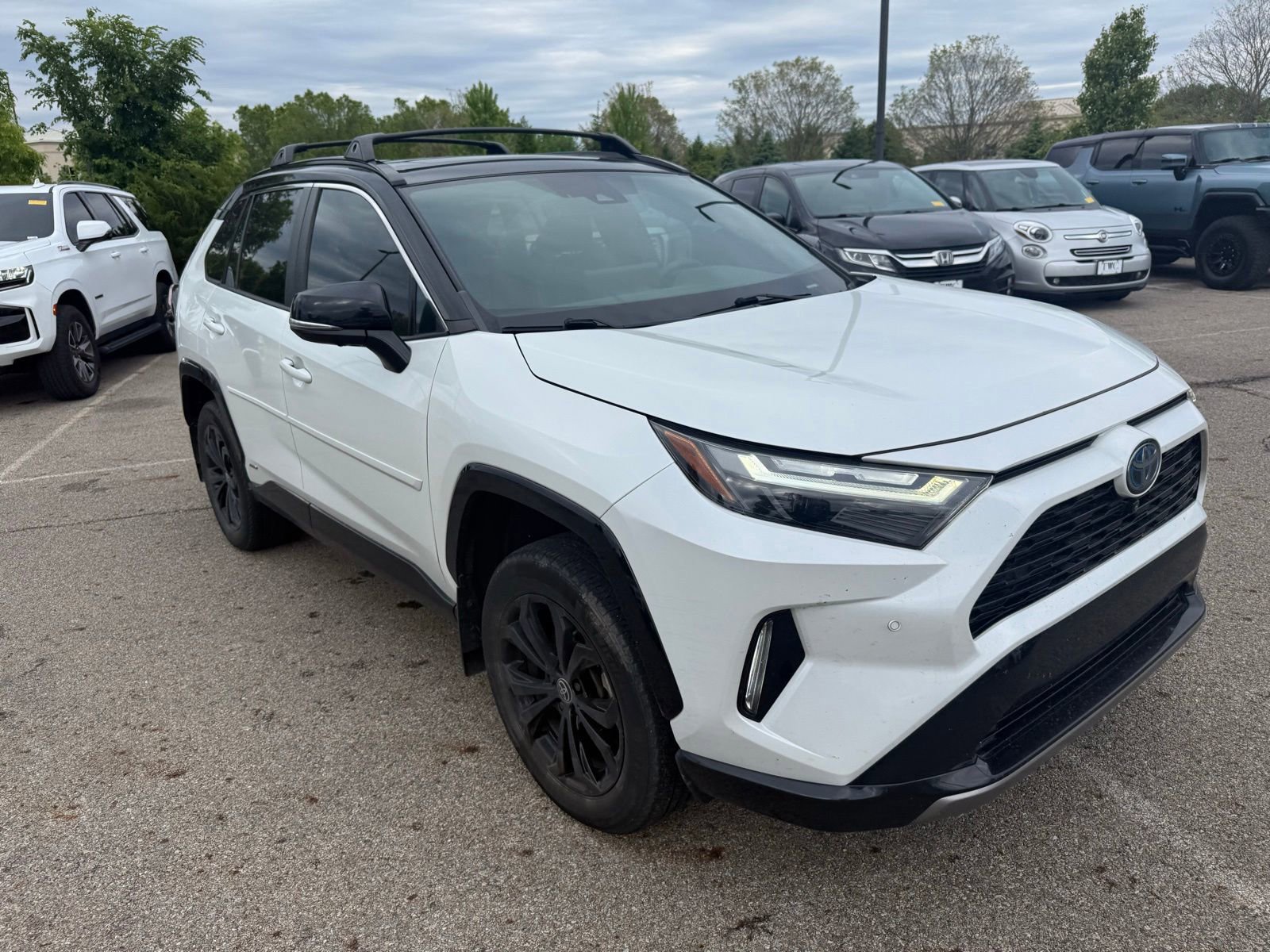 Used 2023 Toyota RAV4 XSE AWD/4WD image 3