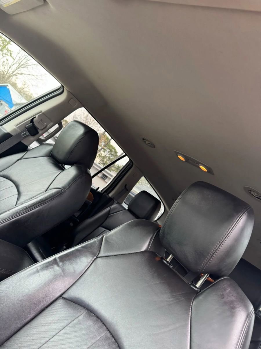 Used 2011 Buick Enclave CXL image 23