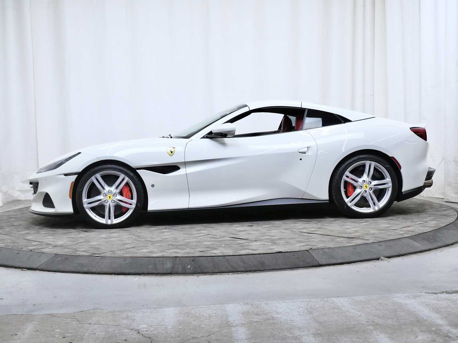 Certified 2022 Ferrari Portofino M RWD image 2