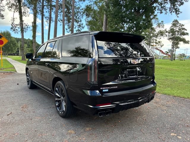 Used 2025 Cadillac Escalade ESV V AWD/4WD image 5