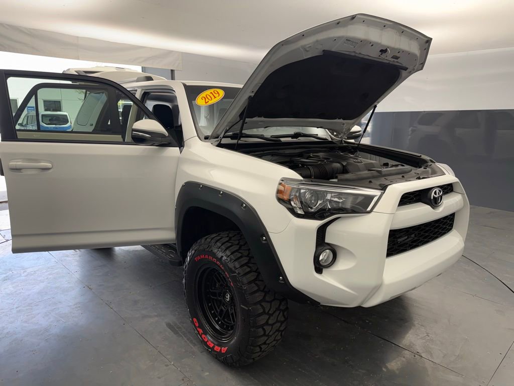 Used 2019 Toyota 4Runner SR5 Premium AWD/4WD image 14