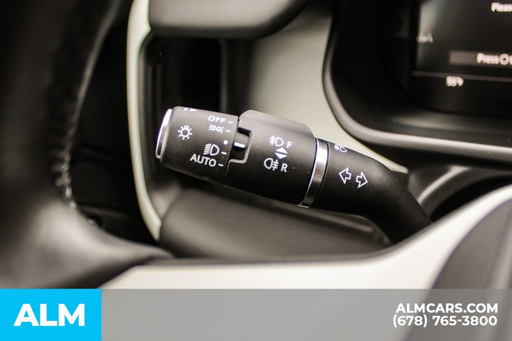 Used 2024 Land Rover Defender 110 X-Dynamic SE image 30