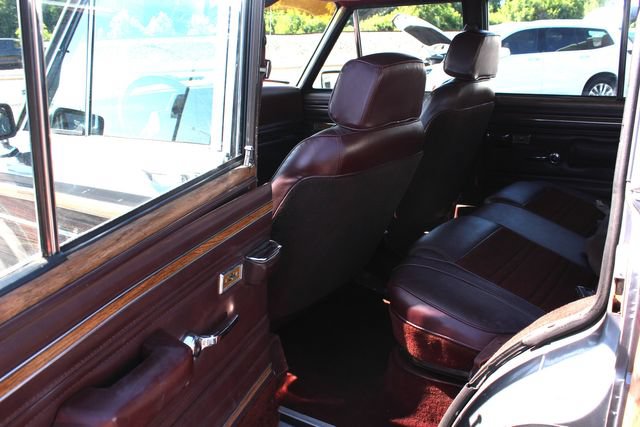 Used 1990 Jeep Grand Wagoneer AWD/4WD image 27