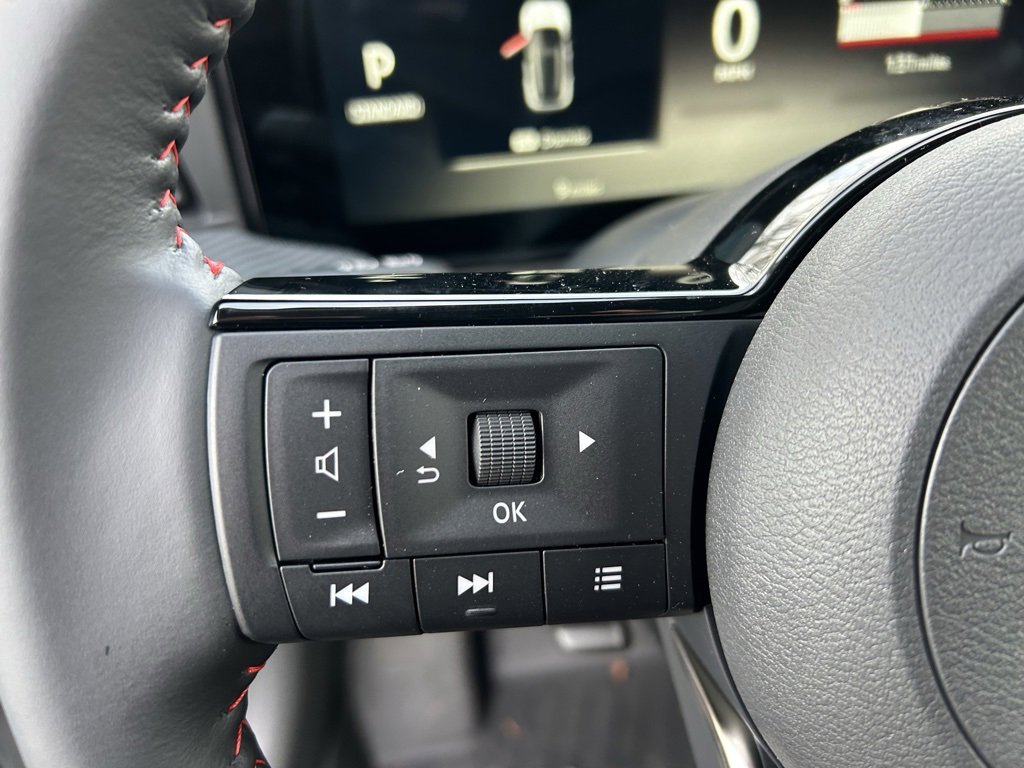 New 2025 Nissan Kicks SR w/ Illumination Package image 13