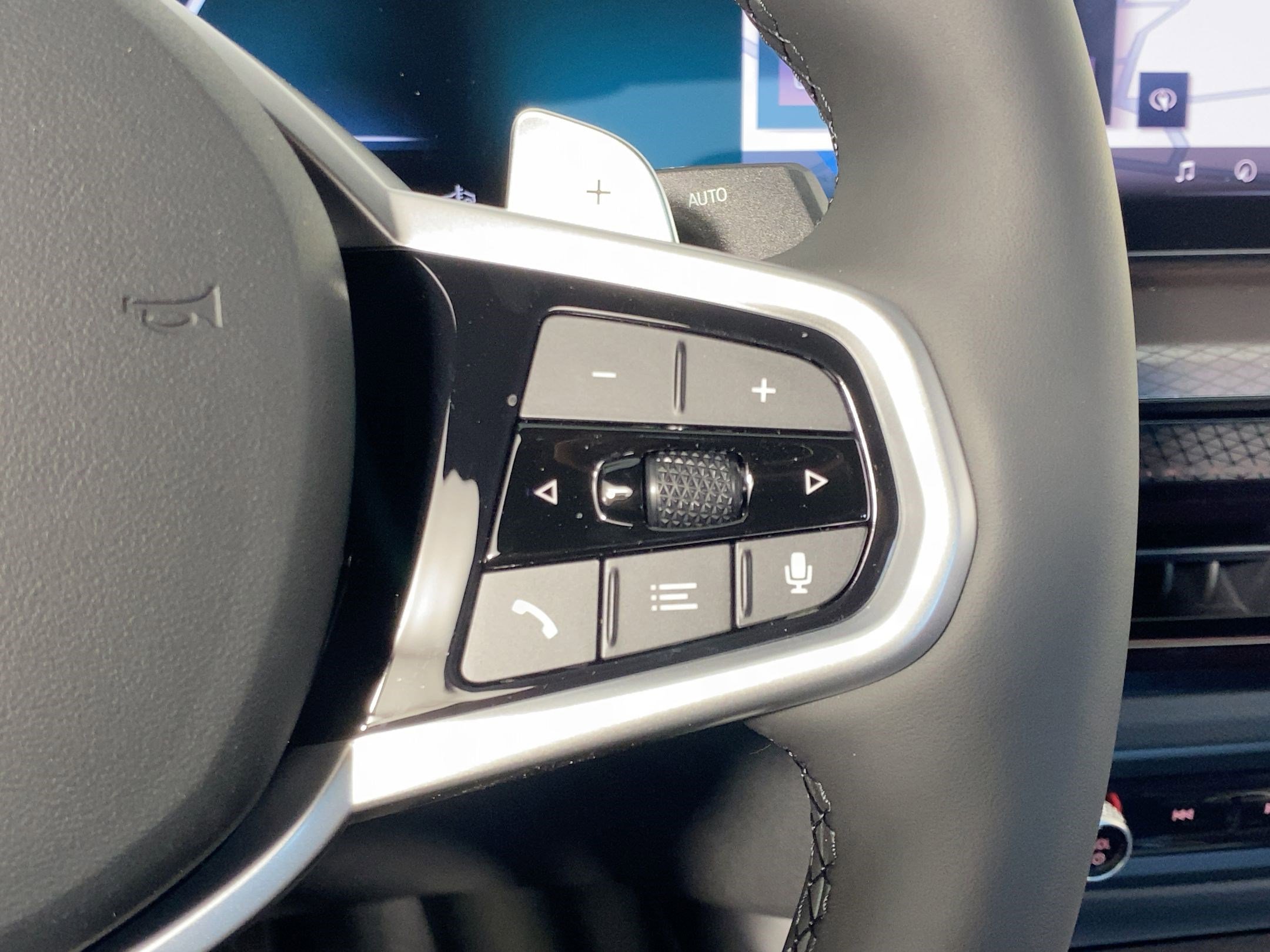 Used 2026 BMW 330i Sedan w/ M Sport Package image 25