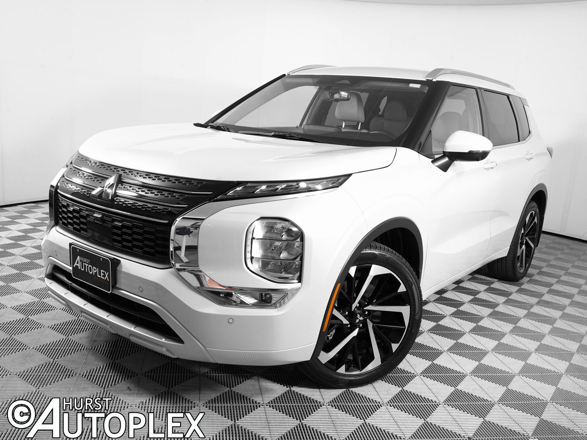 Used 2024 Mitsubishi Outlander SEL