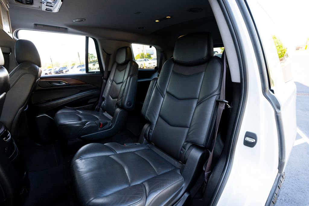 Used 2017 Cadillac Escalade Premium Luxury AWD/4WD image 48