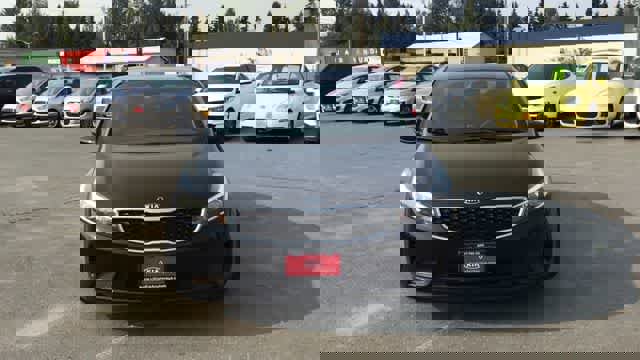 Used 2018 Kia Forte LX image 4