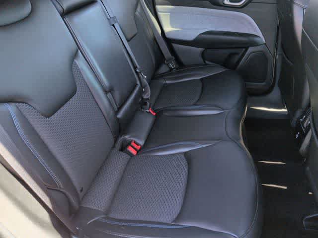 Used 2022 Jeep Compass Latitude w/ Convenience Group AWD/4WD image 20