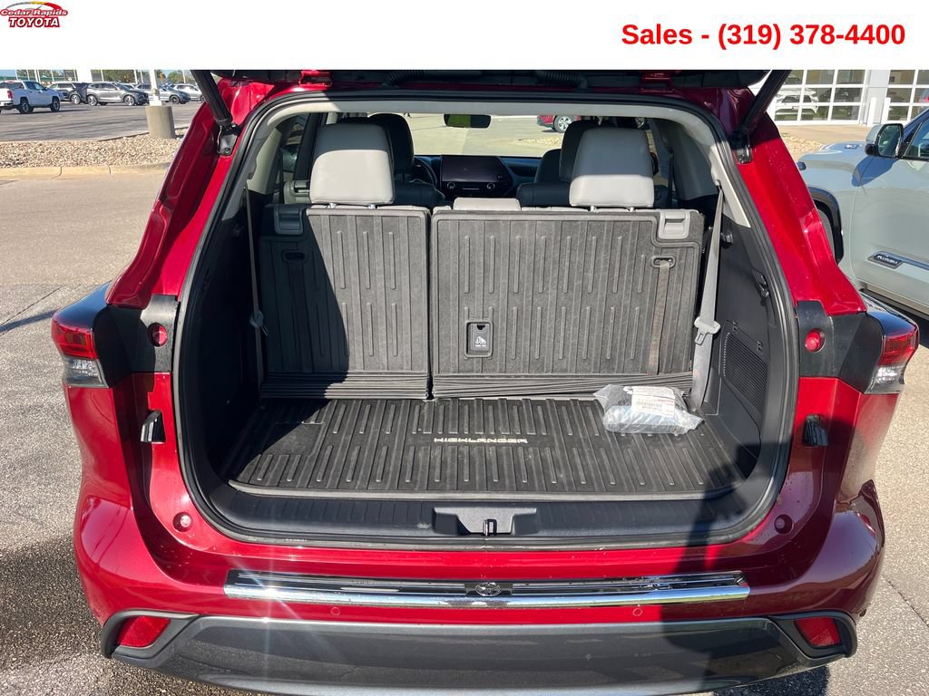 Used 2023 Toyota Highlander Limited AWD/4WD image 12