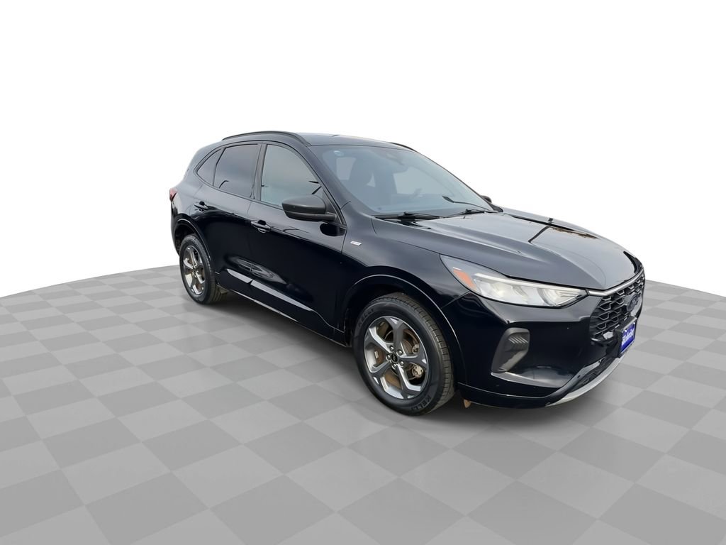 Used 2023 Ford Escape ST-Line image 2