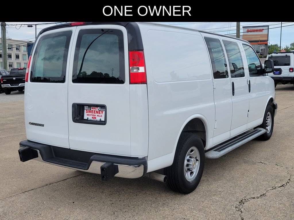Used 2024 Chevrolet Express 2500 w/ Driver Convenience Package RWD image 4