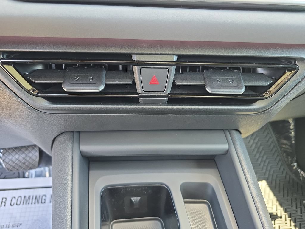 New 2026 Volkswagen Tiguan SE FWD image 17