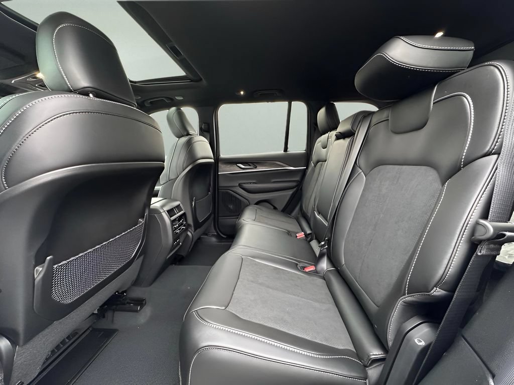 New 2026 Jeep Grand Cherokee Altitude AWD/4WD image 40