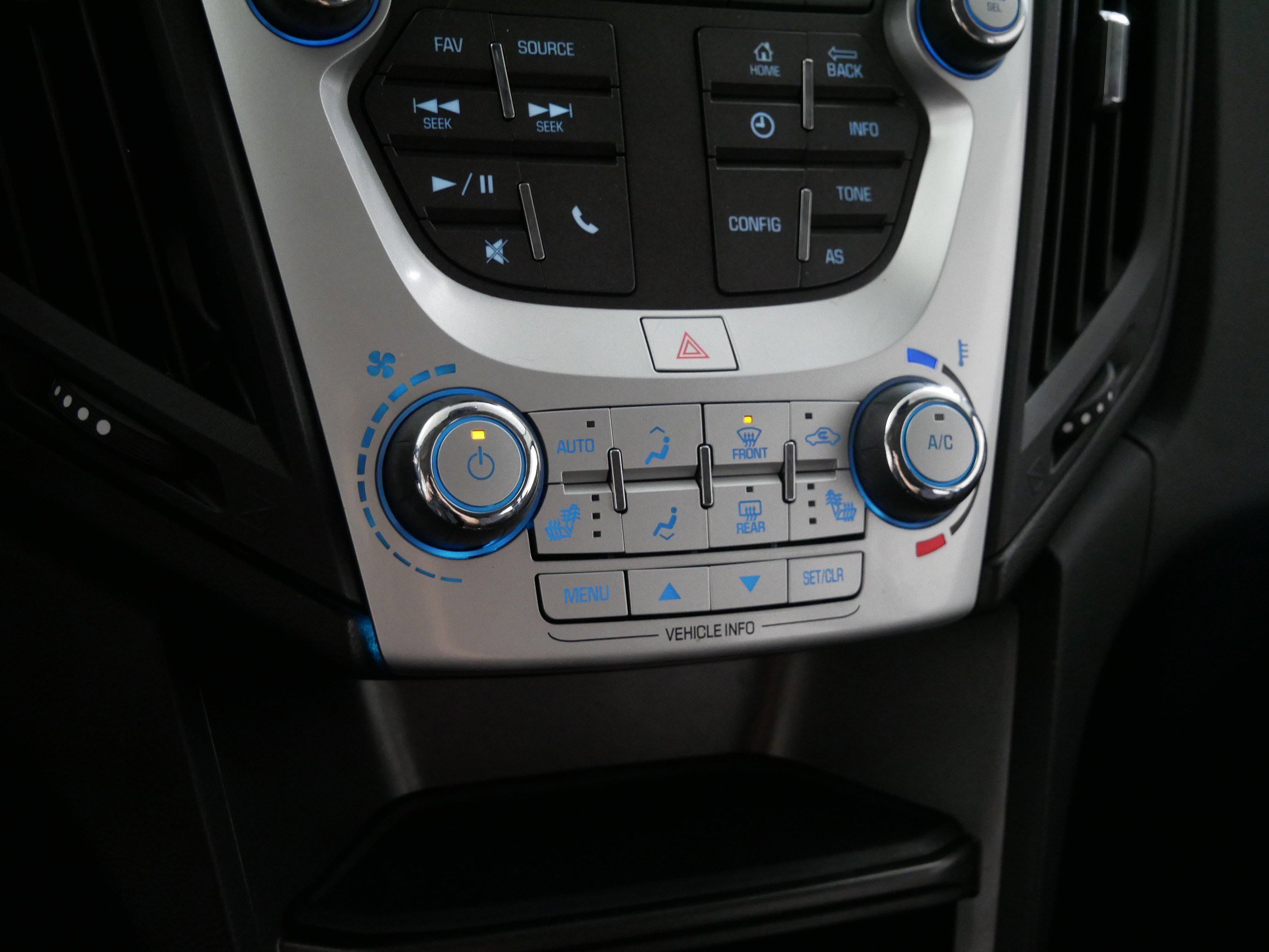 Used 2017 Chevrolet Equinox LT w/ Convenience Package image 23