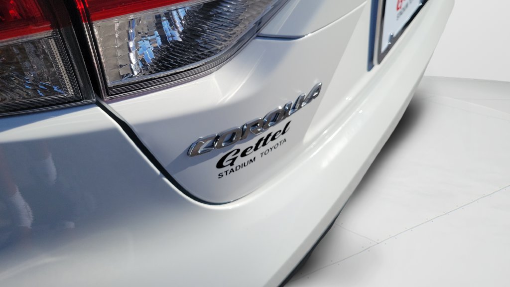 Used 2025 Toyota Corolla LE FWD image 11