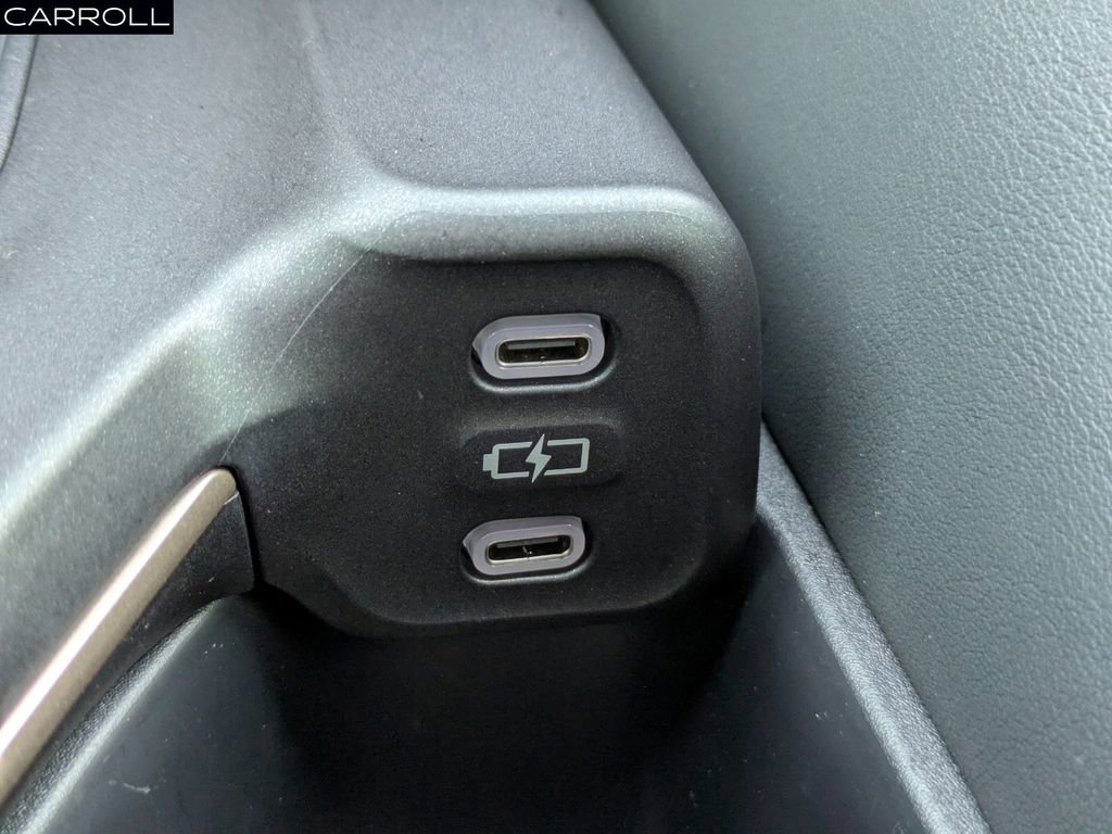 Used 2023 Toyota Crown Limited image 26