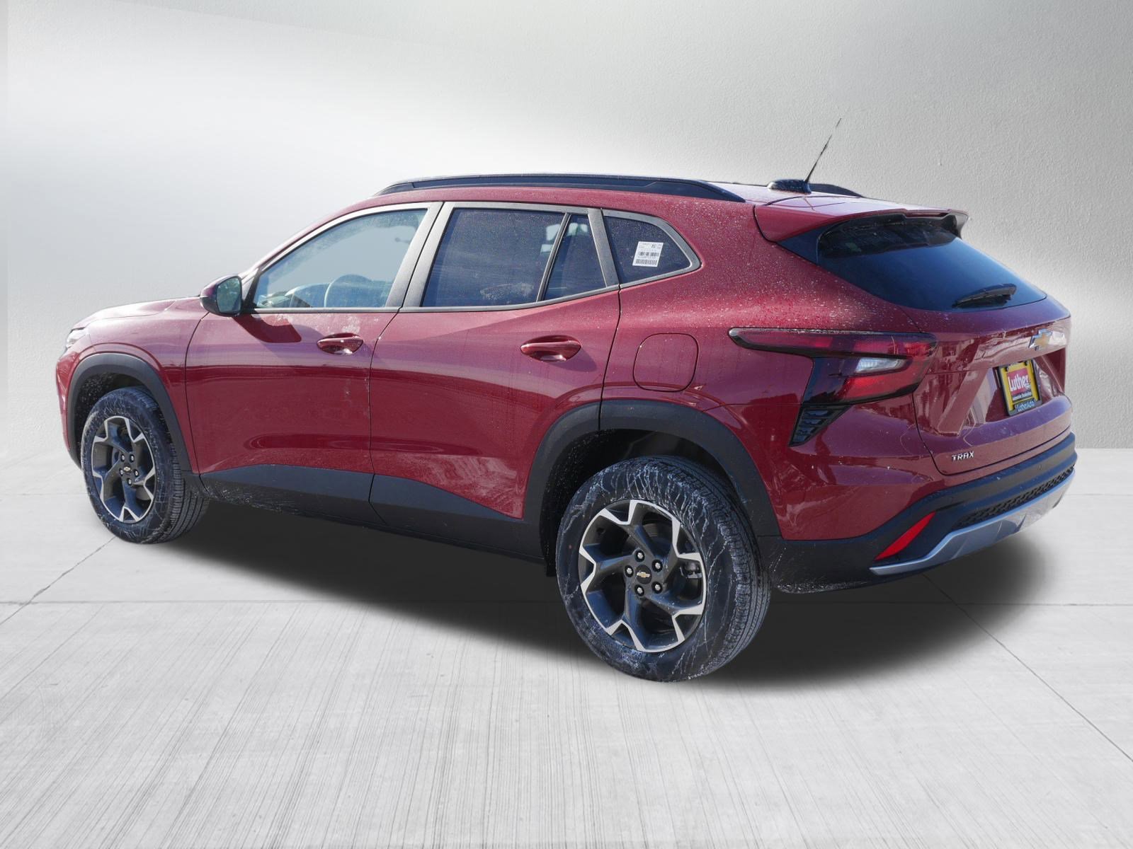 New 2026 Chevrolet Trax LT w/ Driver Confidence Package FWD image 2