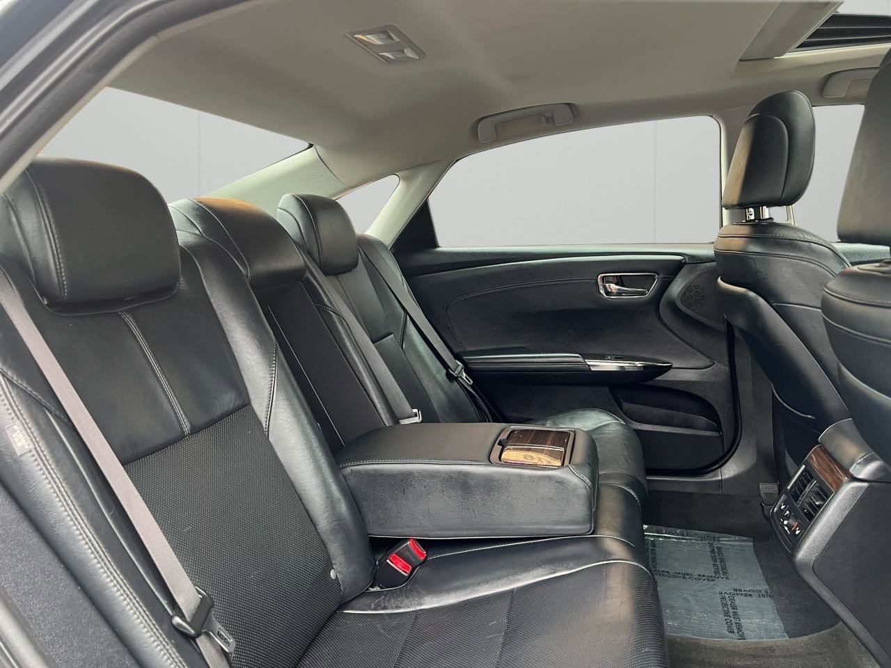 Used 2013 Toyota Avalon Limited w/ Technology Pkg FWD image 26