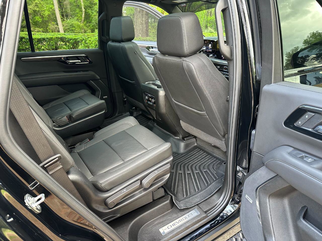 Used 2025 Chevrolet Tahoe Z71 w/ Comfort Package image 27