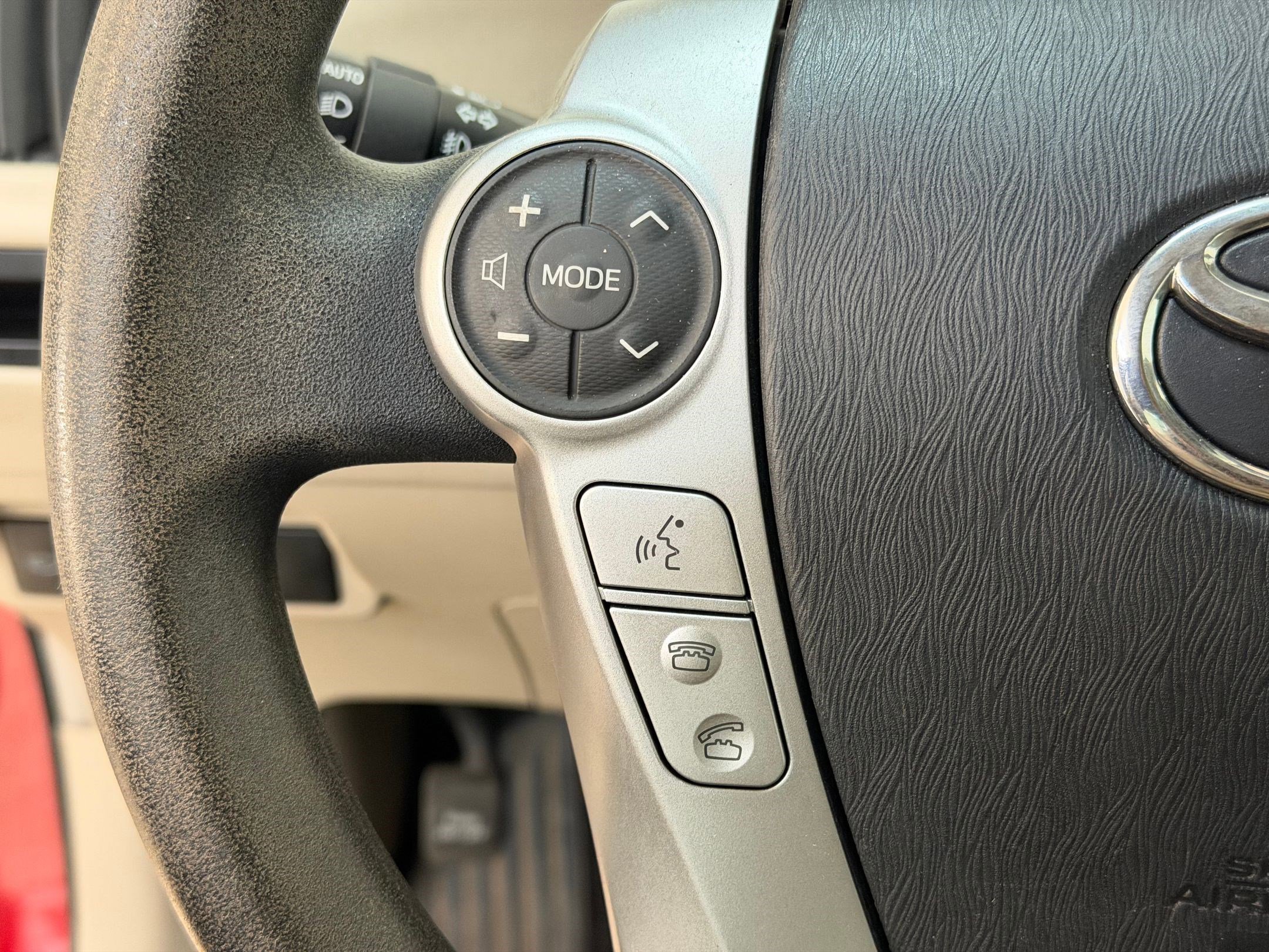 Used 2012 Toyota Prius V Five image 17